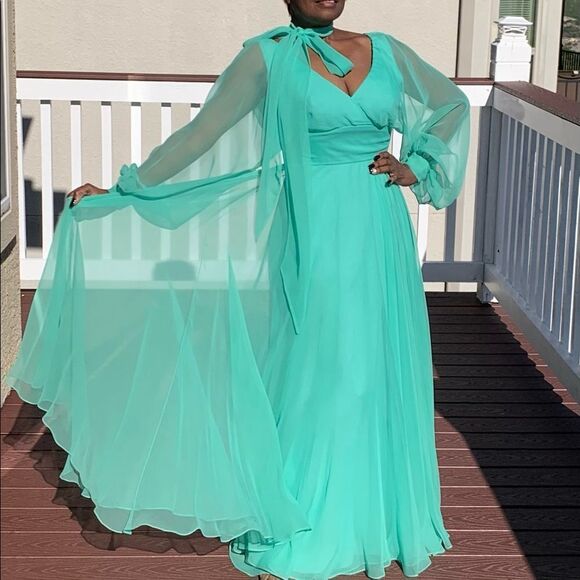 𝅺Vintage Green Pleated Chiffon Maxi‎ Dress - Picture 1 of 15